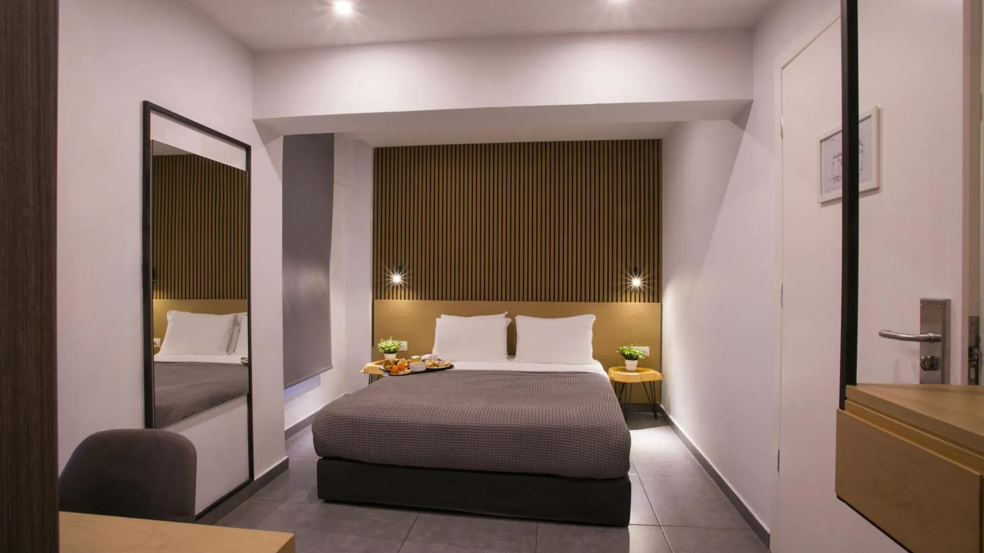 White Luxury Bed & Breakfast Thessaloniki 2*,  Greece