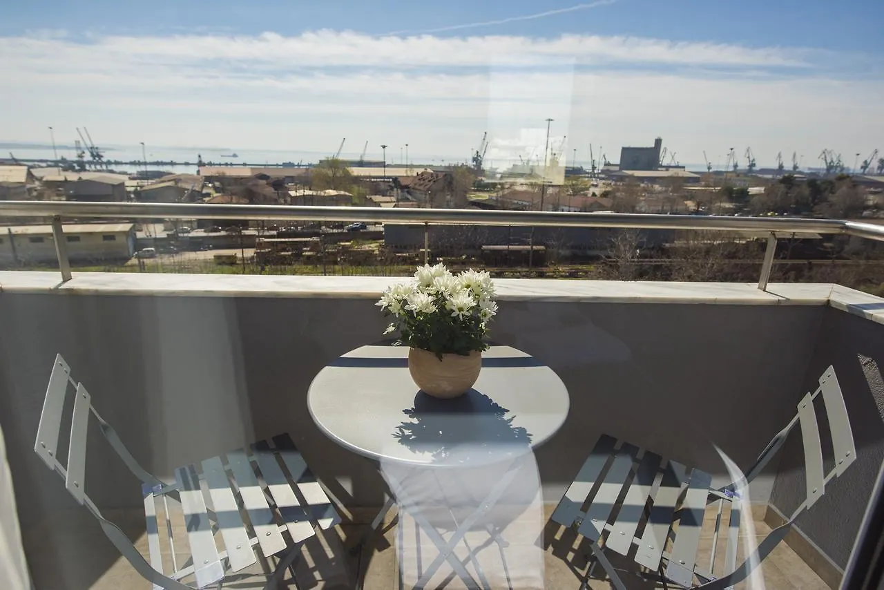 **  White Luxury Bed & Breakfast Thessaloniki Greece